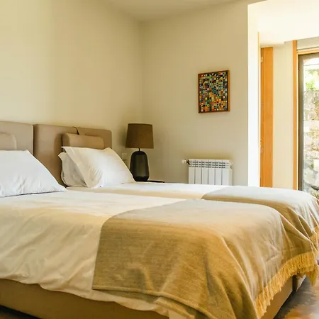 Dom wakacyjny Casa Do Outeiro Lanhelas